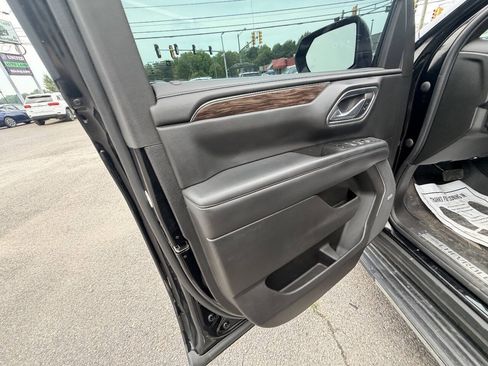 Used 2022 Chevrolet Suburban LT AWD/4WD image 36