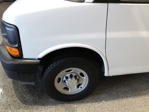 Used 2008 Chevrolet Express 3500 image 9