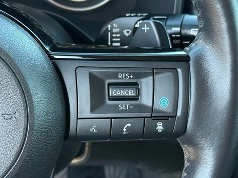 Used 2023 Nissan Rogue SV w/ SV Premium Package FWD image 18