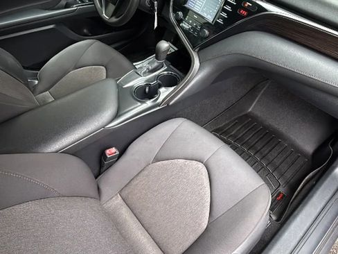 Used 2020 Toyota Camry LE image 22