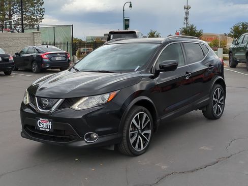 Used 2017 Nissan Rogue Sport SL w/ SL Premium Package image 10