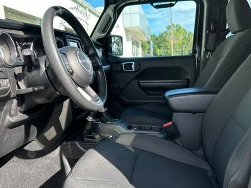 Used 2021 Jeep Gladiator Sport AWD/4WD image 11