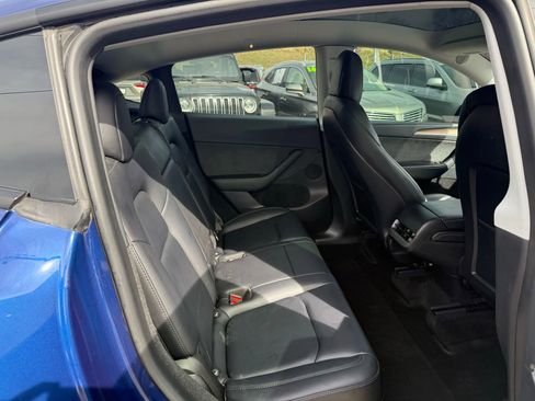Used 2023 Tesla Model Y Performance image 11