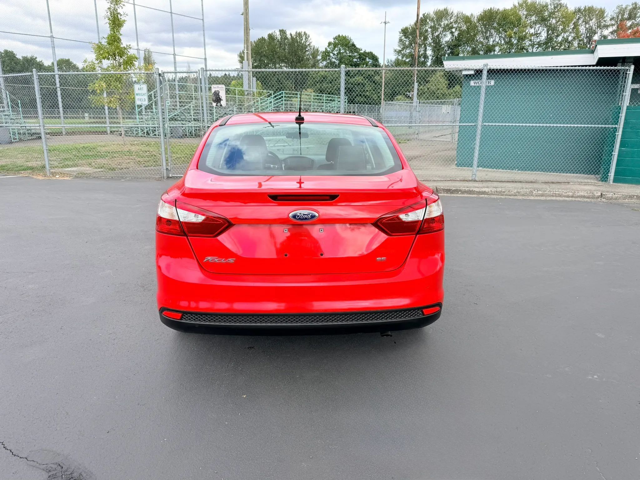 Used 2014 Ford Focus SE FWD image 4