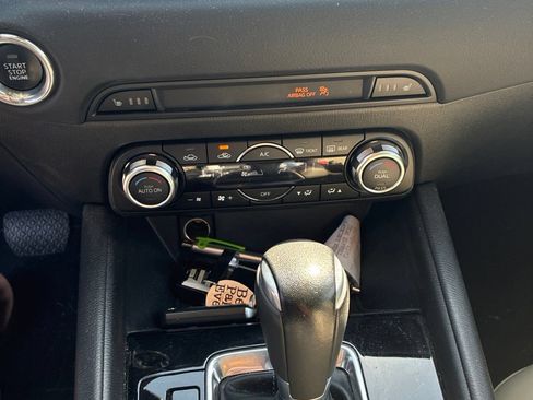 Used 2018 MAZDA CX-5 Touring w/ Preferred Equipment Package FWD image 11