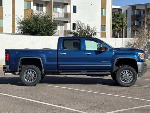 Used 2018 GMC Sierra 3500 SLT AWD/4WD image 3