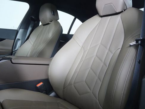 Certified 2026 BMW i5 eDrive40 w/ M Sport Package image 11