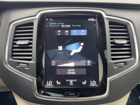 Used 2022 Volvo XC90 T5 Momentum w/ Climate Package FWD image 27