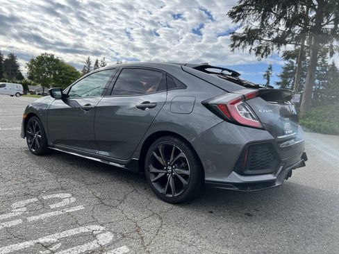 Used 2017 Honda Civic Sport image 7
