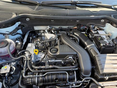 New 2026 Volkswagen Taos SE AWD/4WD image 15