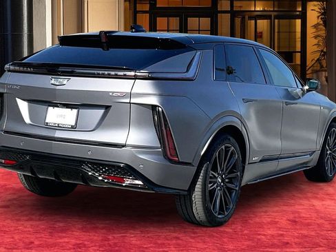 New 2026 Cadillac Lyriq V w/ LPO, Floor Liner Package AWD/4WD image 6