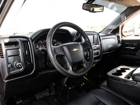 Used 2018 Chevrolet Silverado 1500 Custom w/ Custom Value Package image 2