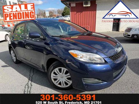 Used 2013 Toyota Matrix L FWD image 1