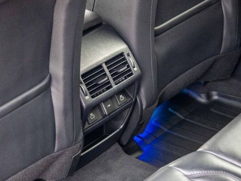 Used 2021 Land Rover Discovery Sport S image 26