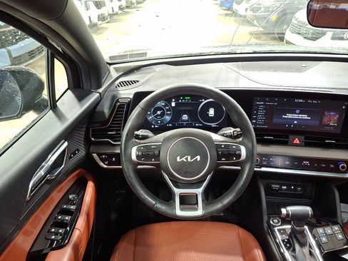 Used 2023 Kia Sportage SX image 11