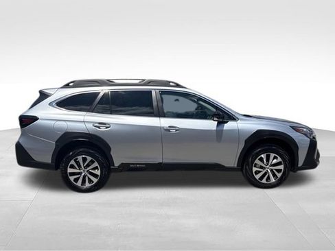 Used 2025 Subaru Outback Premium w/ Popular Package #1A AWD/4WD image 8