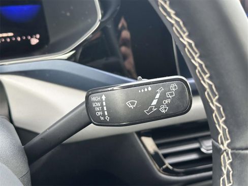 Used 2022 Volkswagen Taos SE image 21