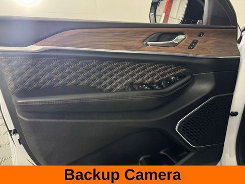 Used 2025 Jeep Grand Cherokee Summit image 10