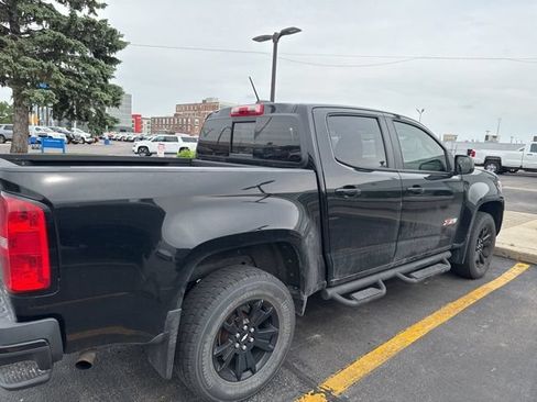 Used 2016 Chevrolet Colorado Z71 w/ Z71 Midnight Edition AWD/4WD image 4