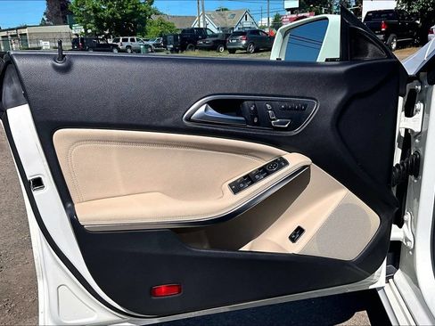 Used 2018 Mercedes-Benz CLA 250 image 22