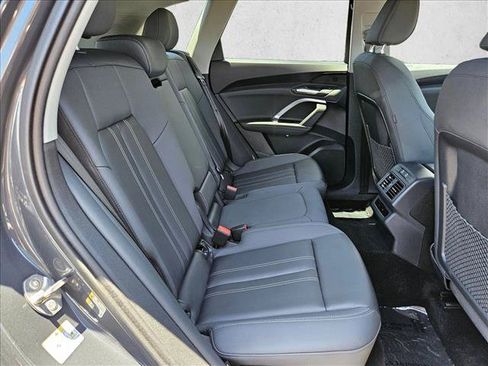 Certified 2025 Audi Q5 Premium w/ Convenience Package AWD/4WD image 25