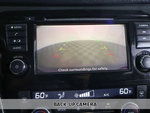 Used 2018 Nissan Rogue SV AWD/4WD image 4
