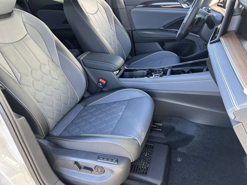 New 2026 Volkswagen Tiguan SEL R-Line AWD/4WD image 7