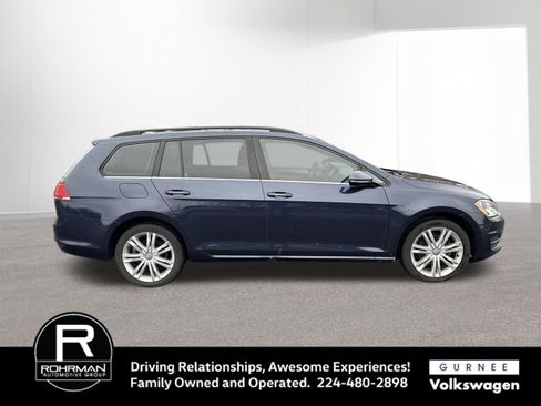 Used 2016 Volkswagen Golf Limited Edition image 9