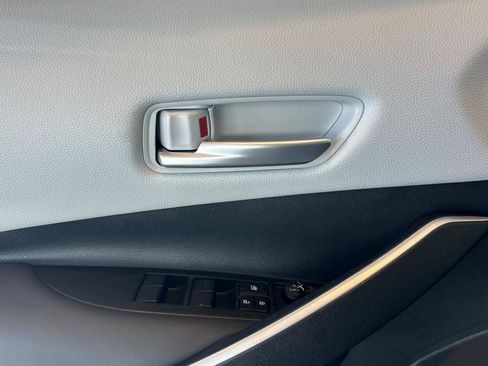 Certified 2025 Toyota Corolla SE w/ Convenience Package image 11