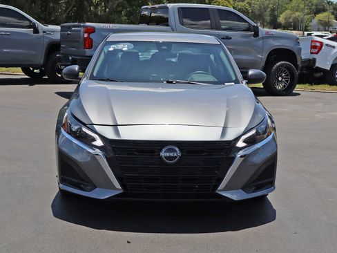 Used 2024 Nissan Altima 2.5 SV FWD image 4