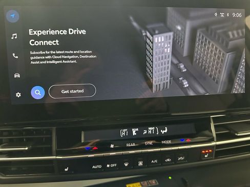 Used 2025 Toyota Sienna XSE image 26