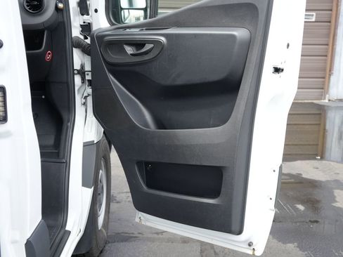 Used 2023 Mercedes-Benz Sprinter 2500 image 21