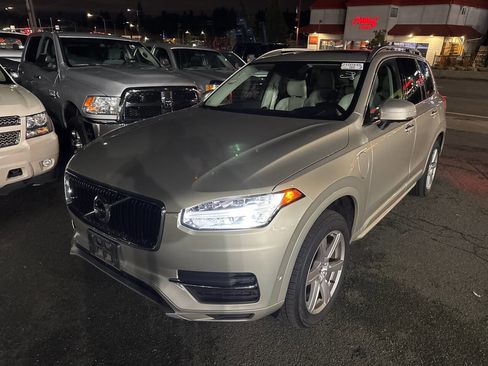 Used 2018 Volvo XC90 T8 Momentum w/ Convenience Package image 1