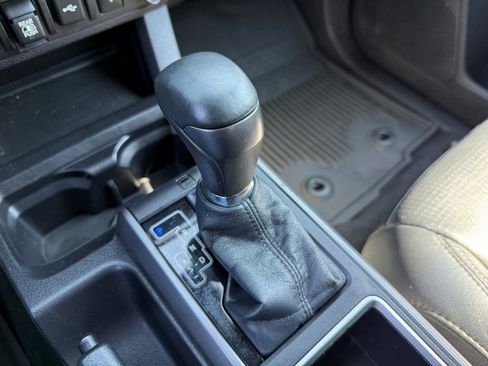 Used 2023 Toyota Tacoma TRD Off-Road w/ TRD Premium Off Road Package AWD/4WD image 33