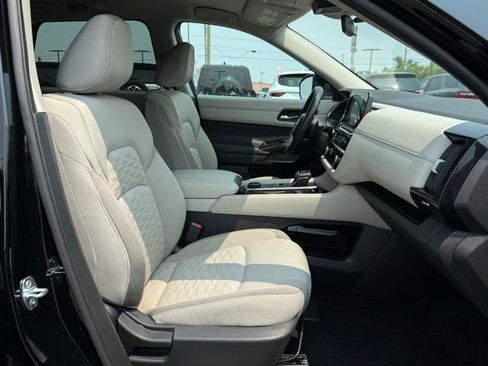 Used 2022 Nissan Pathfinder SV image 14