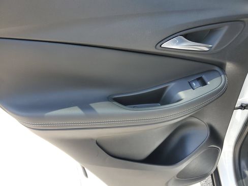 Used 2022 Buick Encore GX Select FWD image 9
