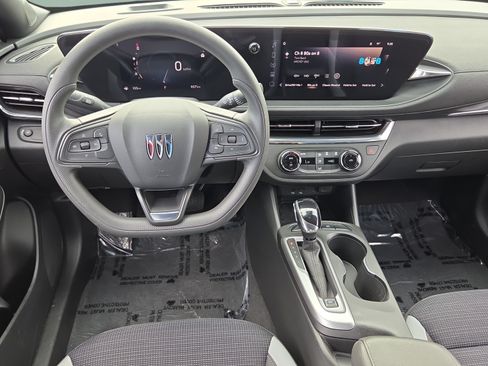 Certified 2025 Buick Envista Preferred FWD image 11