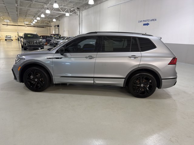 Certified 2024 Volkswagen Tiguan SE R-Line AWD/4WD image 5