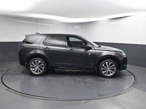 Certified 2025 Land Rover Discovery Sport Dynamic SE image 24