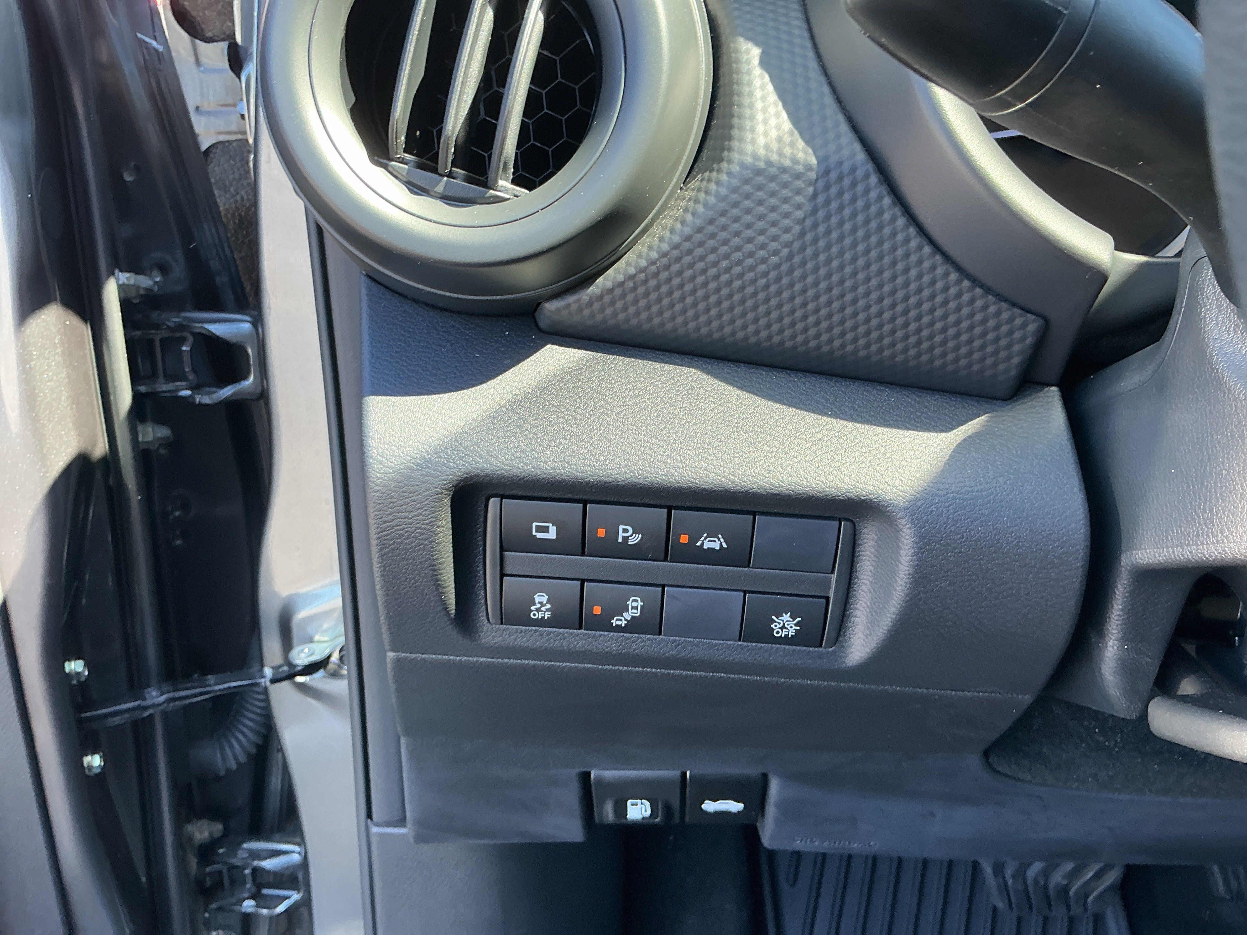 Certified 2025 Nissan Kicks Play S FWD image 13