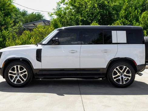 Used 2025 Land Rover Defender 110 V8 AWD/4WD image 16