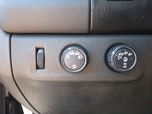 Used 2020 Chevrolet Colorado ZR2 image 25