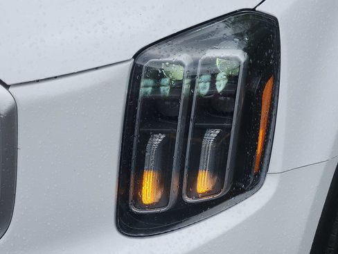 Used 2025 Kia Telluride S AWD/4WD image 9