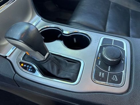 Used 2019 Jeep Grand Cherokee Limited w/ Luxury Group II image 24