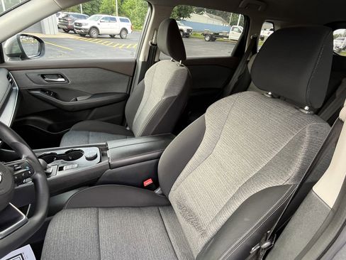 Used 2023 Nissan Rogue SV AWD/4WD image 18