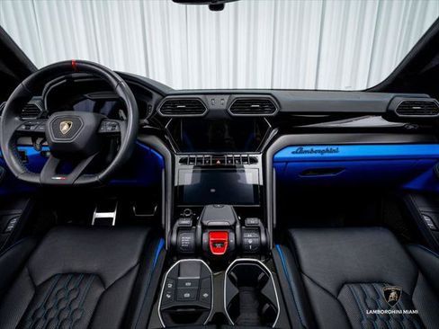 Used 2023 Lamborghini Urus S AWD/4WD image 37