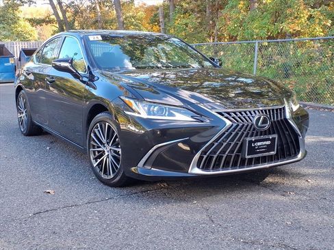 Certified 2024 Lexus ES 350 w/ Premium Package image 3