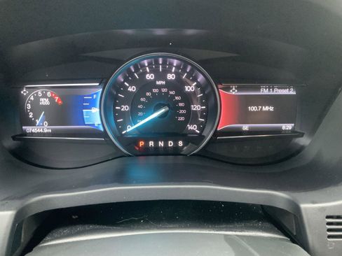 Used 2018 Ford Explorer XLT w/ Equipment Group 202A AWD/4WD image 17