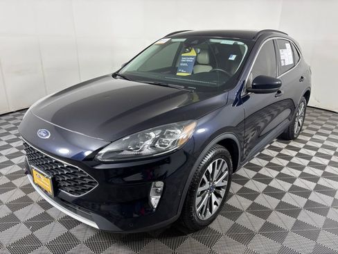 Certified 2021 Ford Escape Titanium image 3