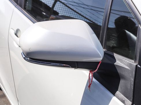 Used 2022 Toyota Prius Limited w/ Premium Convenience Package image 8